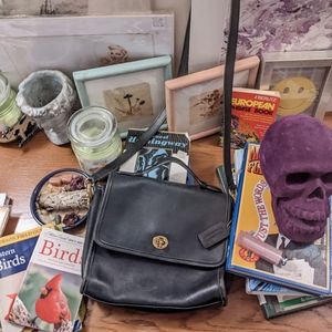 Vintage Coach Black Leather Court Bag W/ SERIAL NUMBER - goldtone hardware-